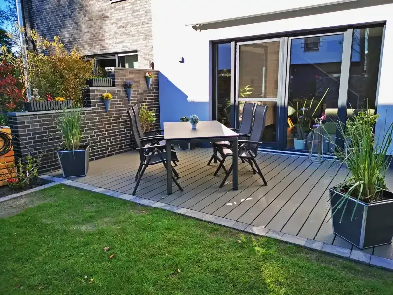 PREMIUM deck at a family home (manufacturer photo)