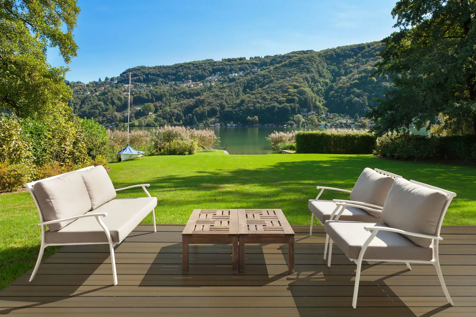 megawood CLASSIC amber tan garden deck (manufacturer photo)