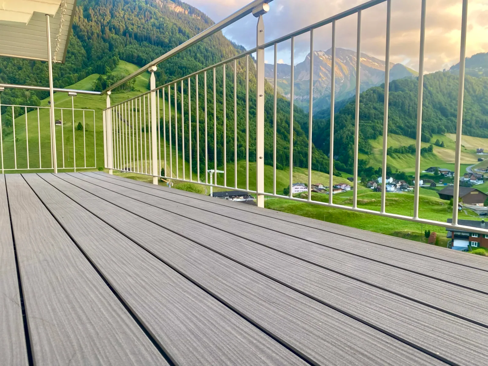 megawood PREMIUM decking in daylight (reference photo)