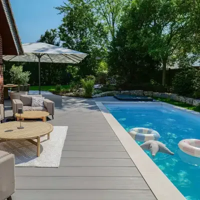 Pool deck with light boards (manufacturer photo)