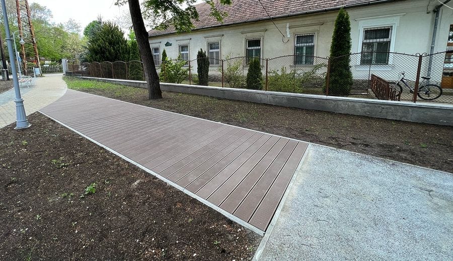 WPC walking surface on Bozóky tér in Göd (reference photo)